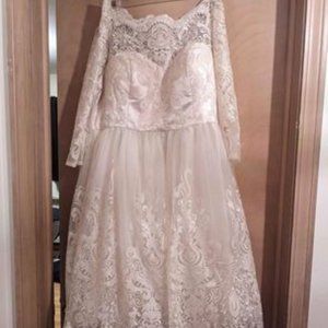 Chi Chi London Wedding Dress-size 22 Never Worn!
